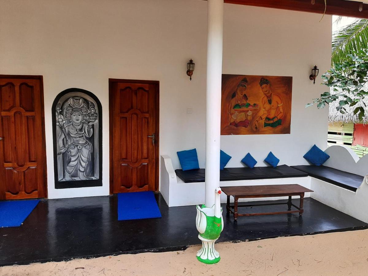 Omeesha Beach Hotel Kalpitiya Exterior photo