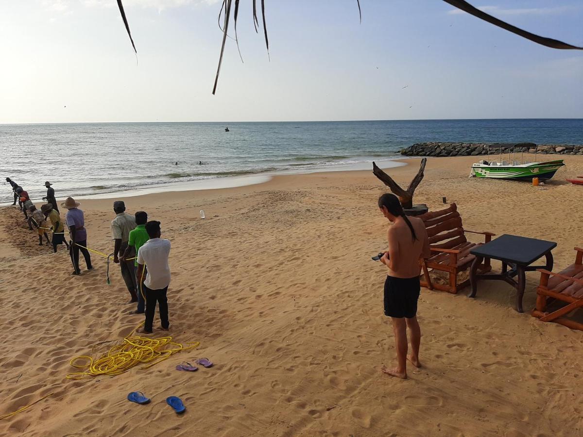 Omeesha Beach Hotel Kalpitiya Exterior photo